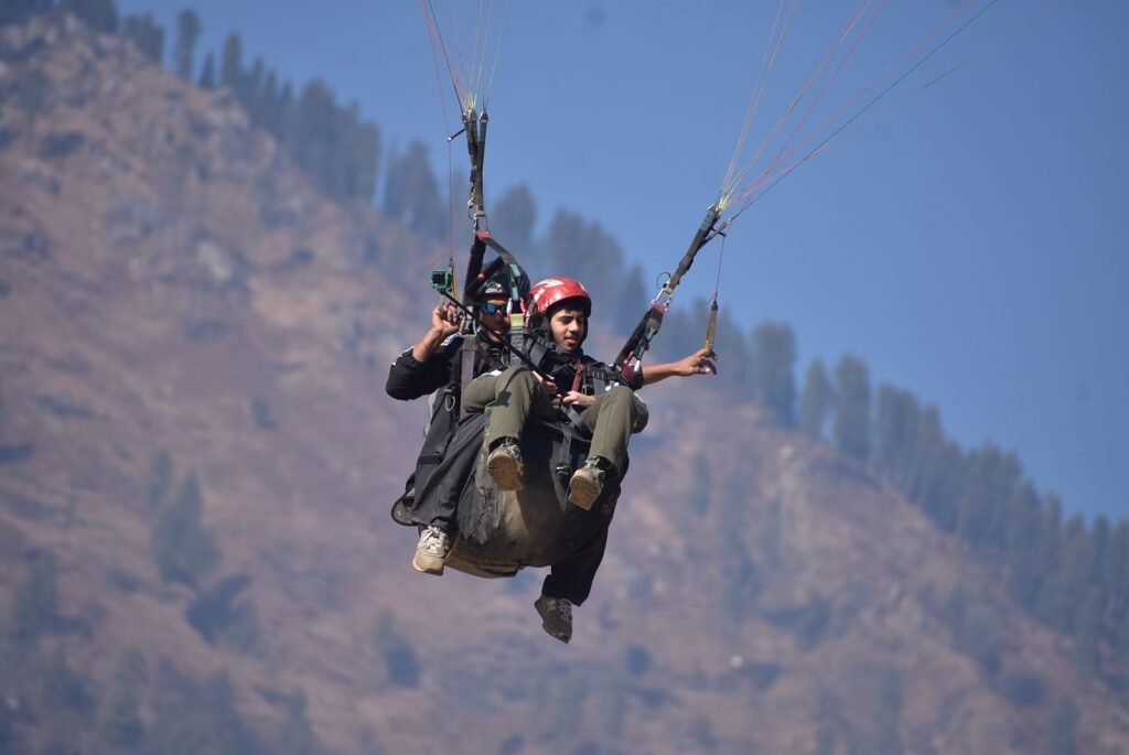 Paragliding in Manali